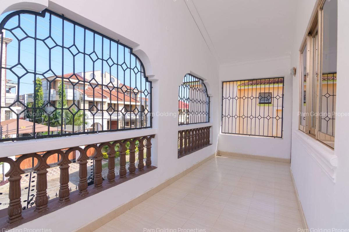 4 Bed Townhouse with En Suite in Shanzu - 2