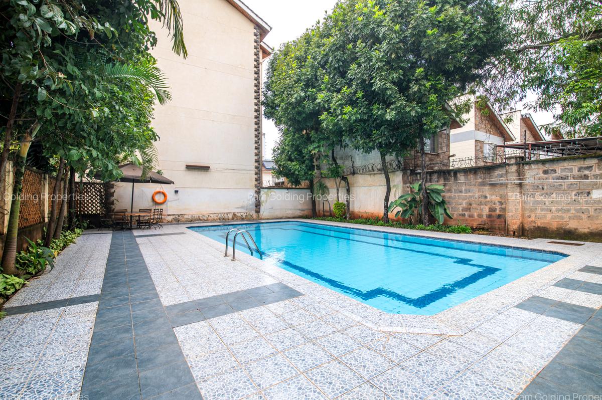 4 Bed Apartment with En Suite at Brookside - 13