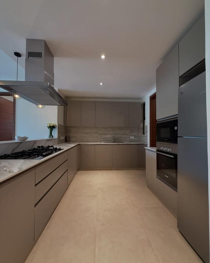 3 Bed Apartment with En Suite in Riverside - 3