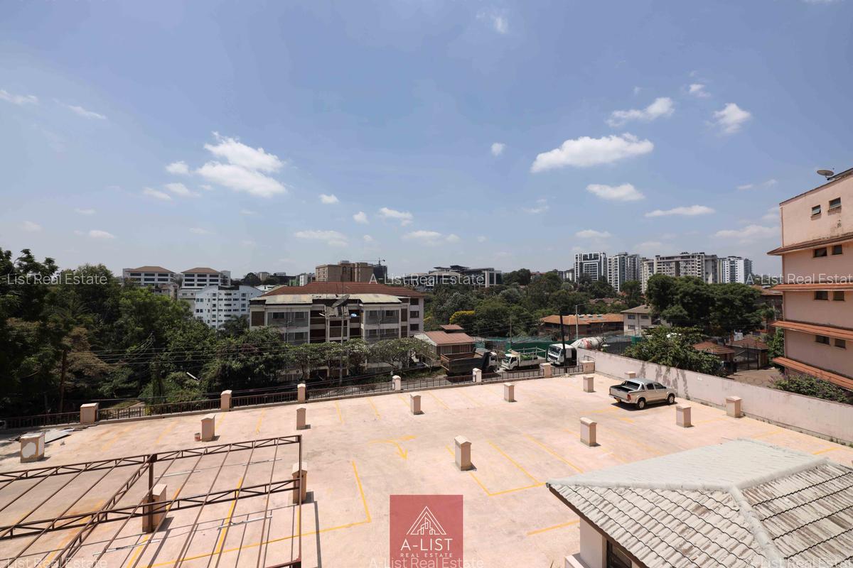 2 Bed Apartment with En Suite at Lantana Road - 11