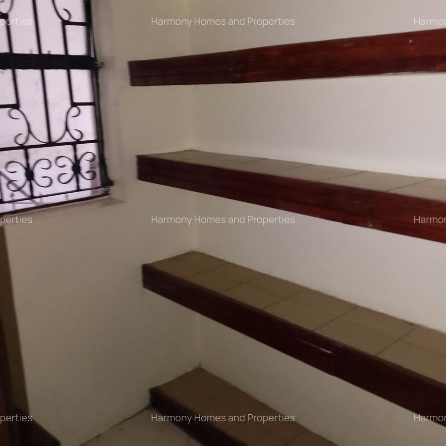 5 Bed Townhouse with En Suite at Riverside - 7