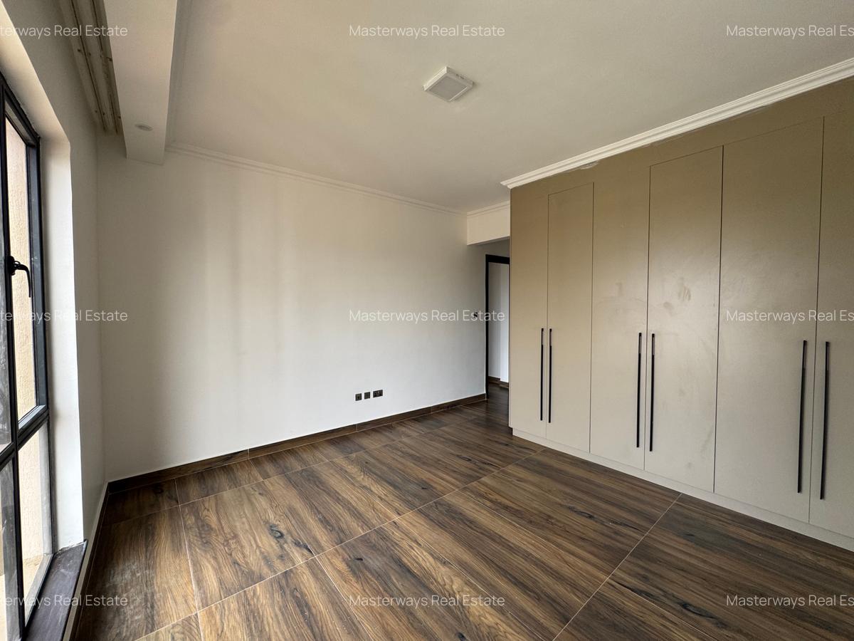 Serviced 3 Bed Apartment with En Suite in Brookside - 10