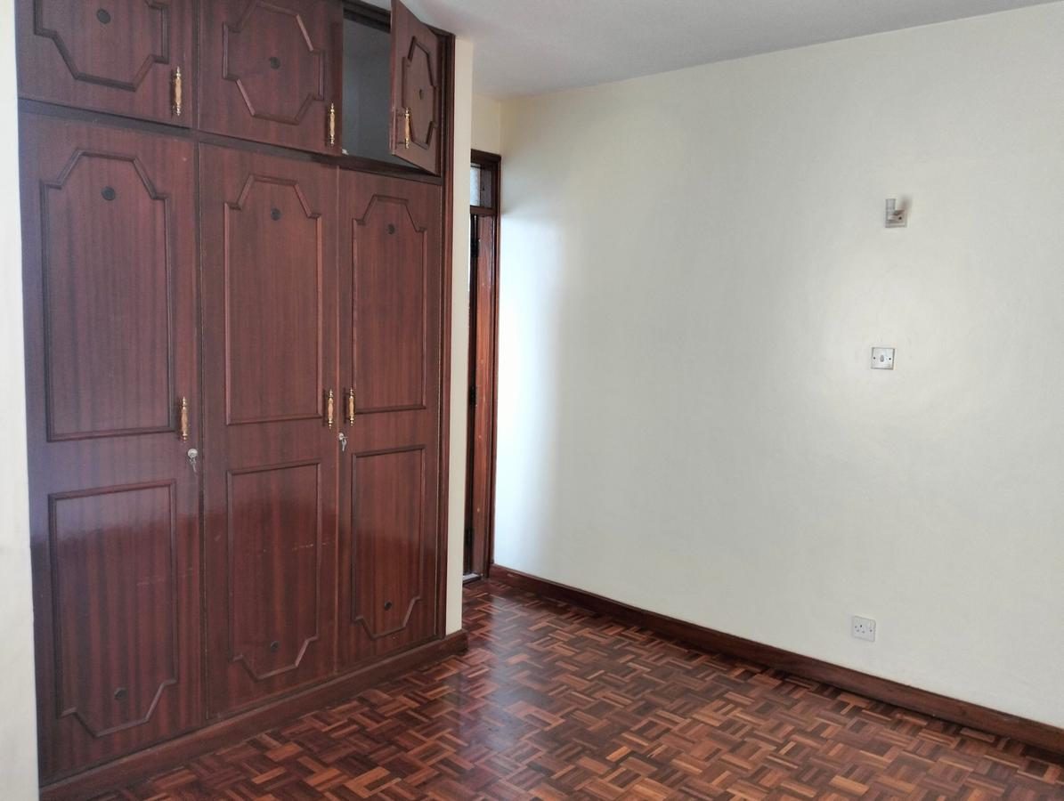 4 Bed Townhouse with En Suite in Lavington - 19