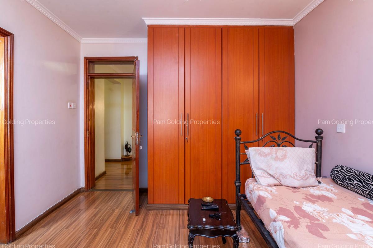 3 Bed Apartment with En Suite at Batu Batu Road - 14