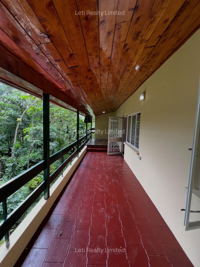4 Bed House with En Suite in Lavington - 7