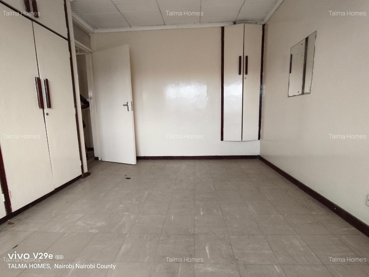 3 Bed Townhouse with Staff Quarters at Ngumo Estate - 11