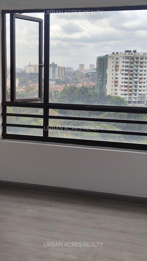 3 Bed Apartment with En Suite at Riverside Drive - 12