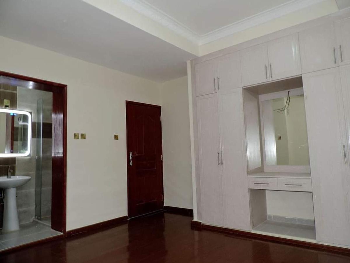 2 Bed Apartment with En Suite at Wood Avenue - 19