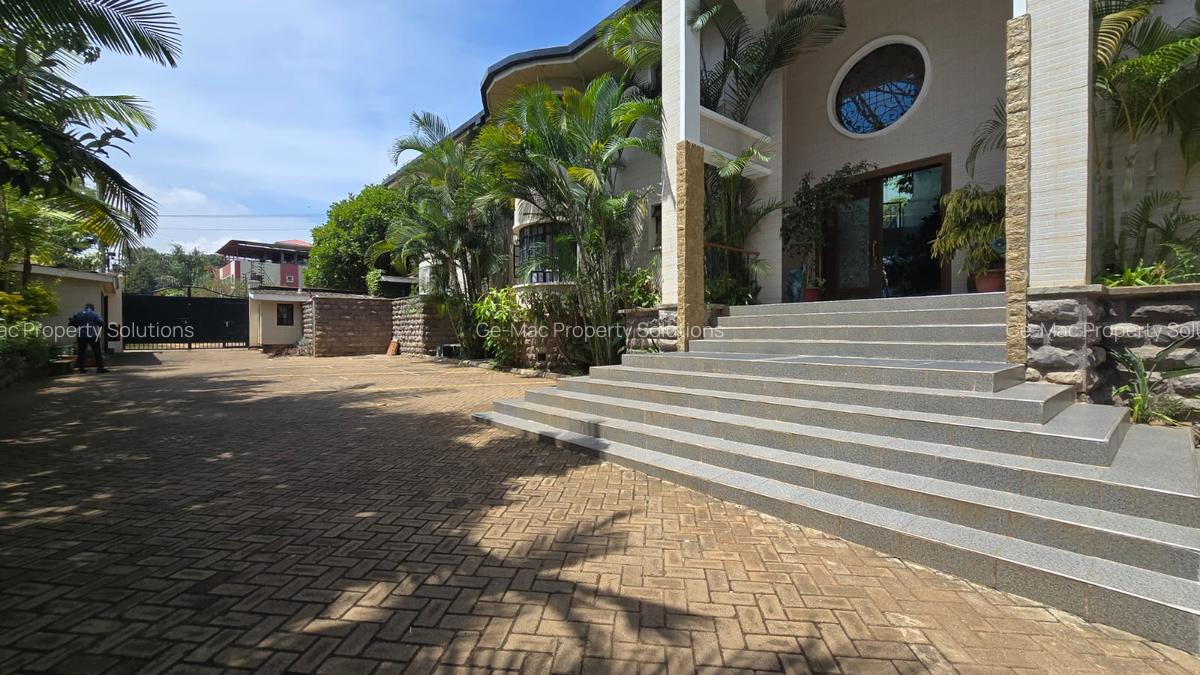 Serviced 2 Bed Apartment with En Suite in Nyari - 18