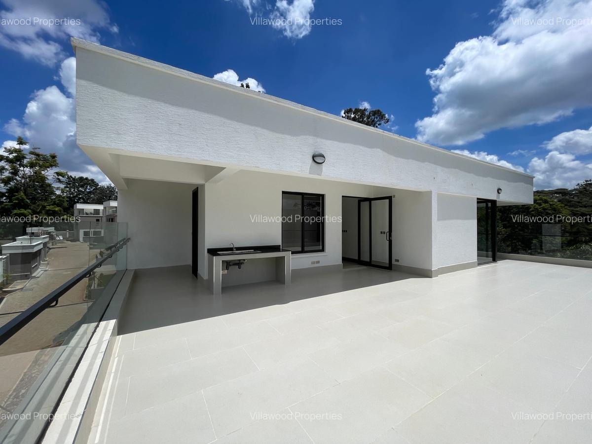 6 Bed Villa with En Suite in Spring Valley - 5