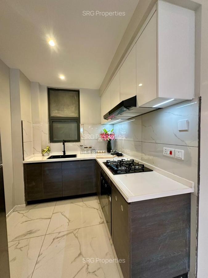 2 Bed Apartment with En Suite in Lavington - 8