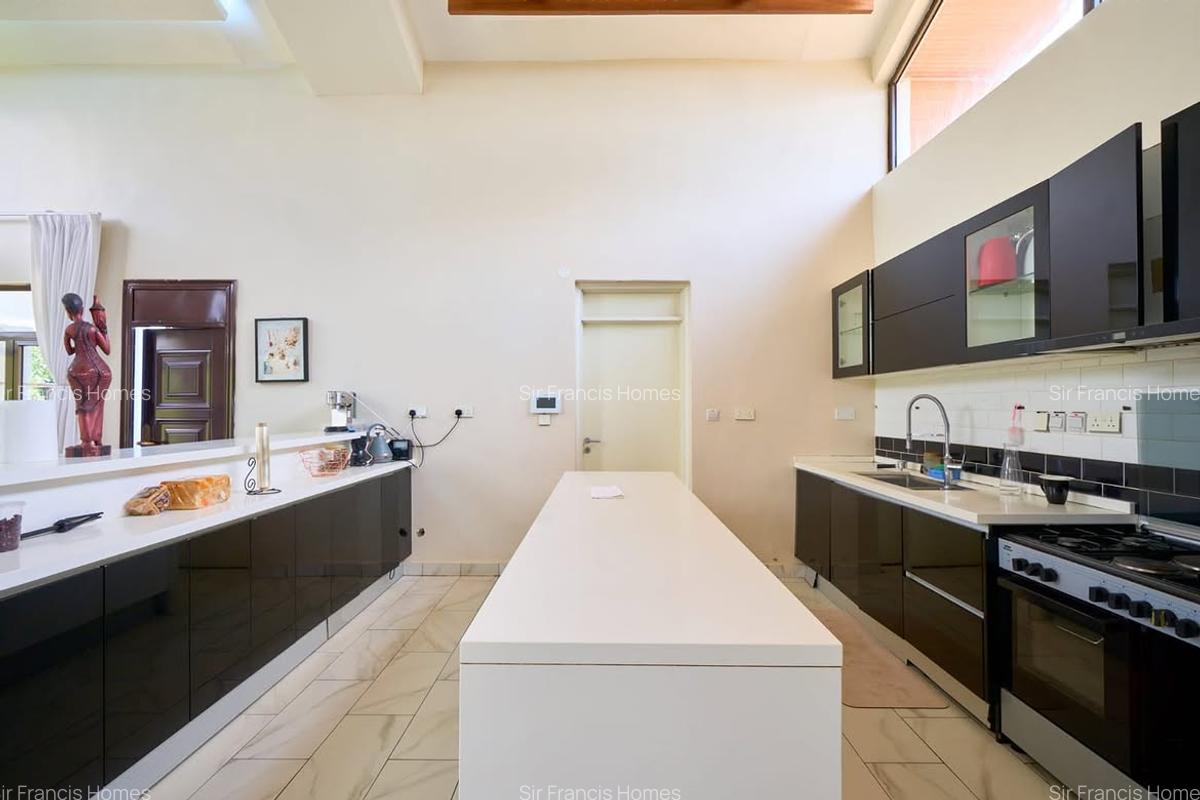 4 Bed House with En Suite at Thindigua - 2