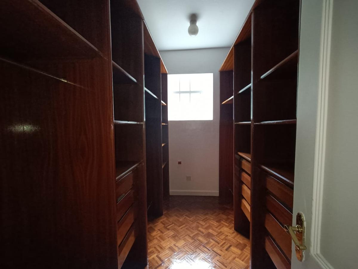 4 Bed Apartment with En Suite in Muthaiga - 5