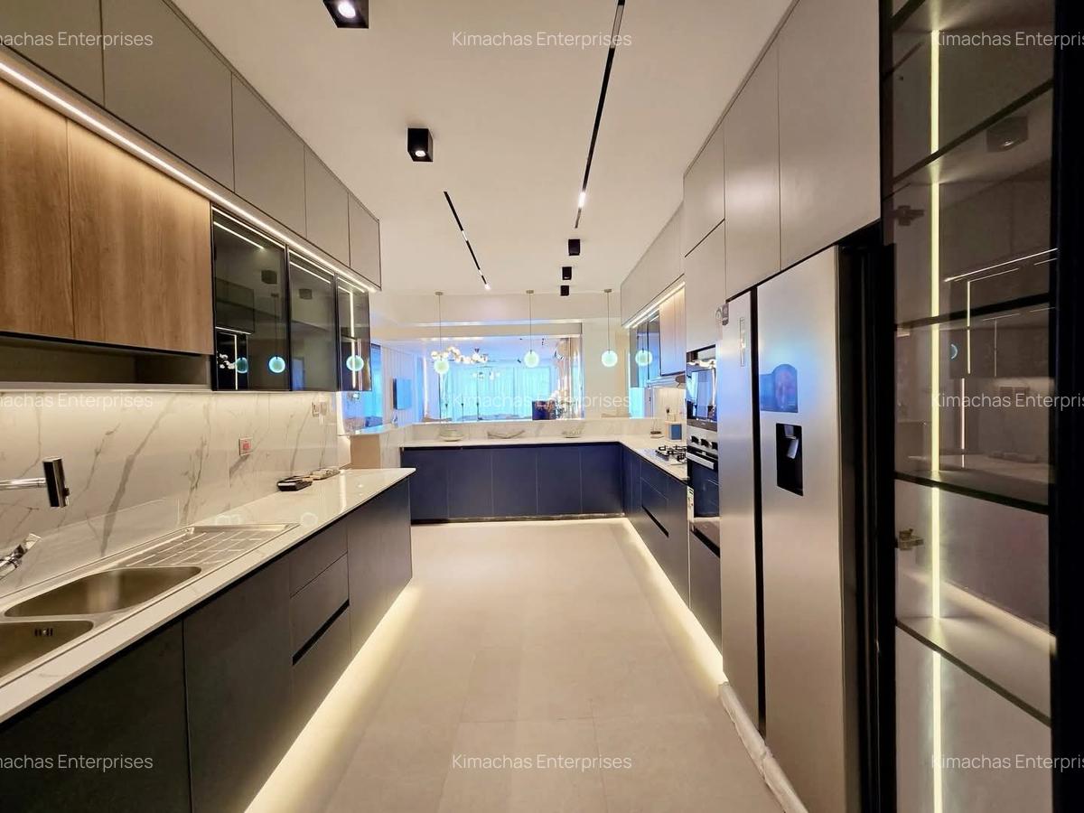 3 Bed Apartment with En Suite at Links Road - 2