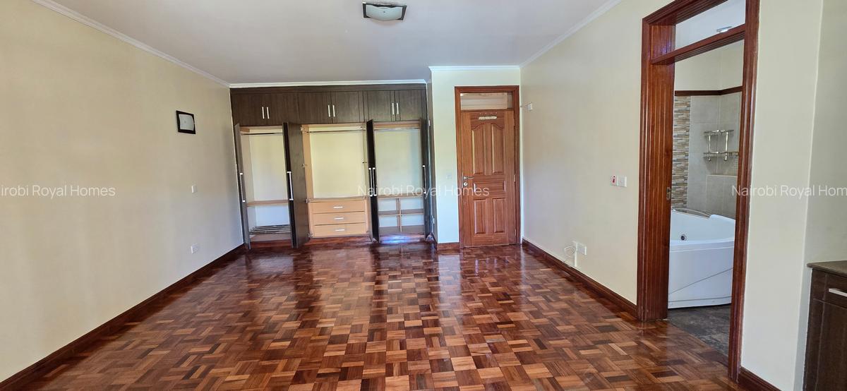 5 Bed Townhouse with En Suite at Lavington Road - 20