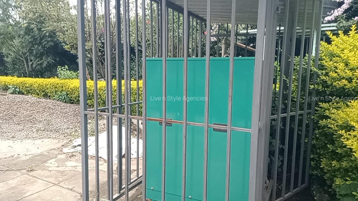 4 Bed Townhouse with Staff Quarters in Redhill - 5