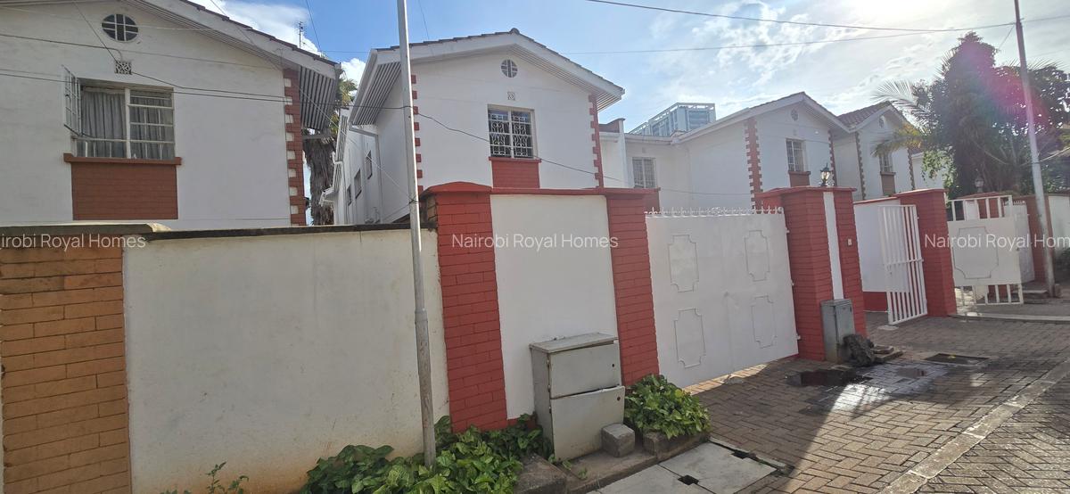 4 Bed Townhouse with En Suite at Lavington Green - 3