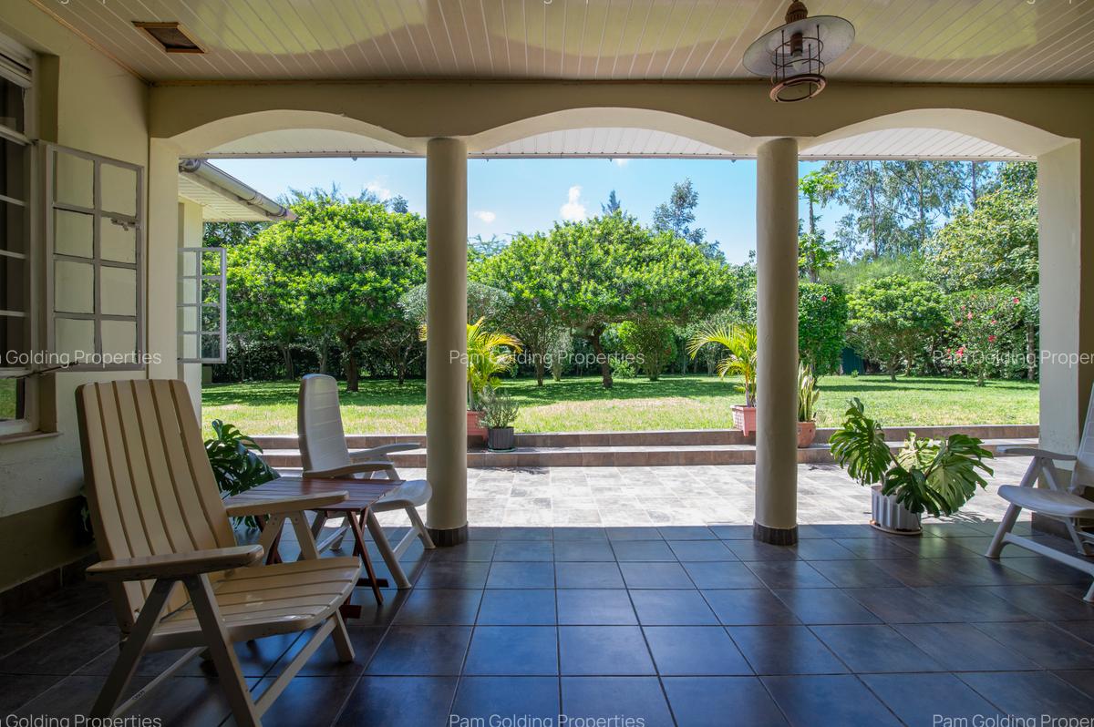 4 Bed Villa at Korompoi - 10