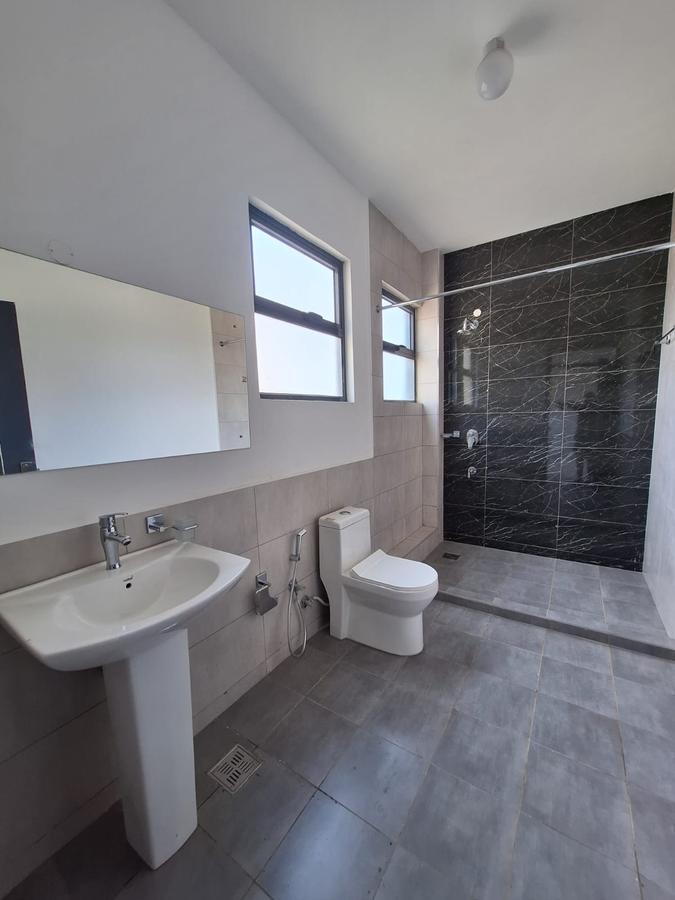 2 Bed Apartment with En Suite at Allsops - 6