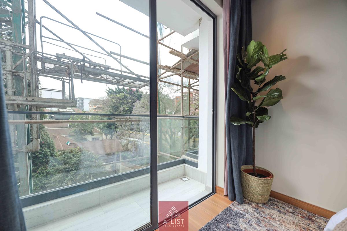 3 Bed Apartment with En Suite at Riverside - 16