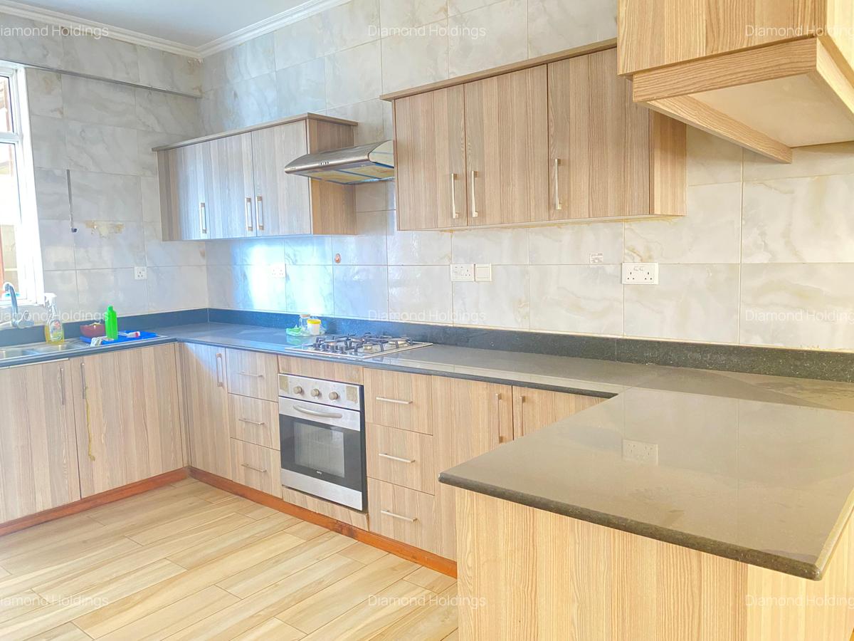 4 Bed Apartment with En Suite at Parklands - 1