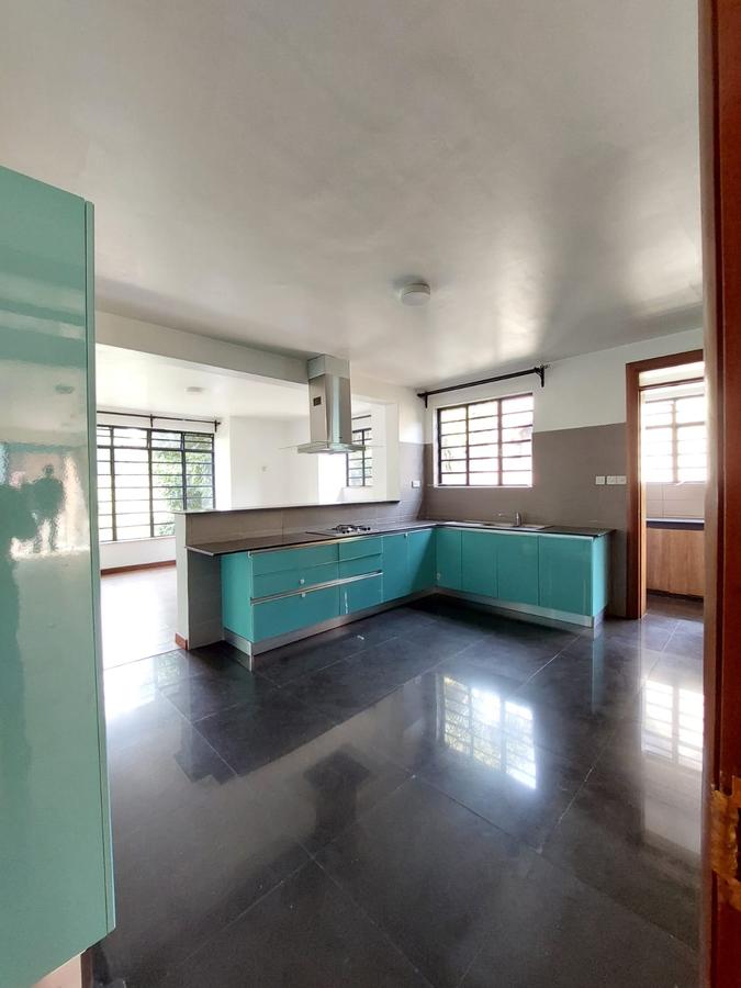 4 Bed Townhouse with En Suite in Lavington - 11