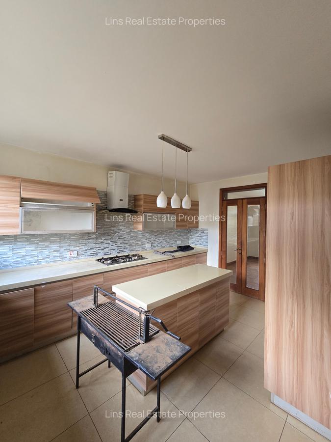 5 Bed Townhouse with En Suite in Lavington - 13