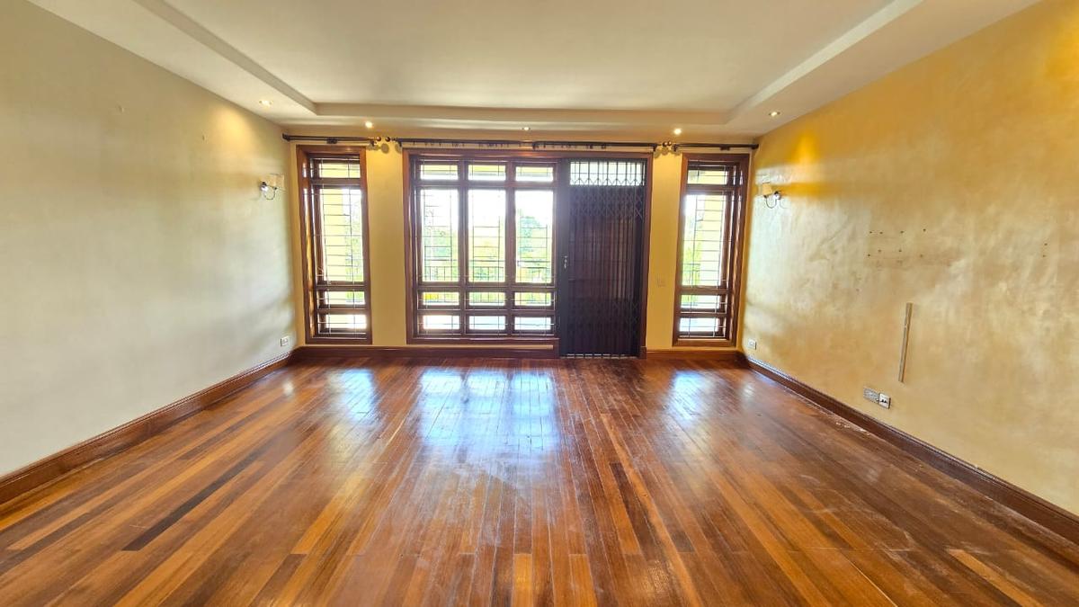 4 Bed House with En Suite in Runda - 4