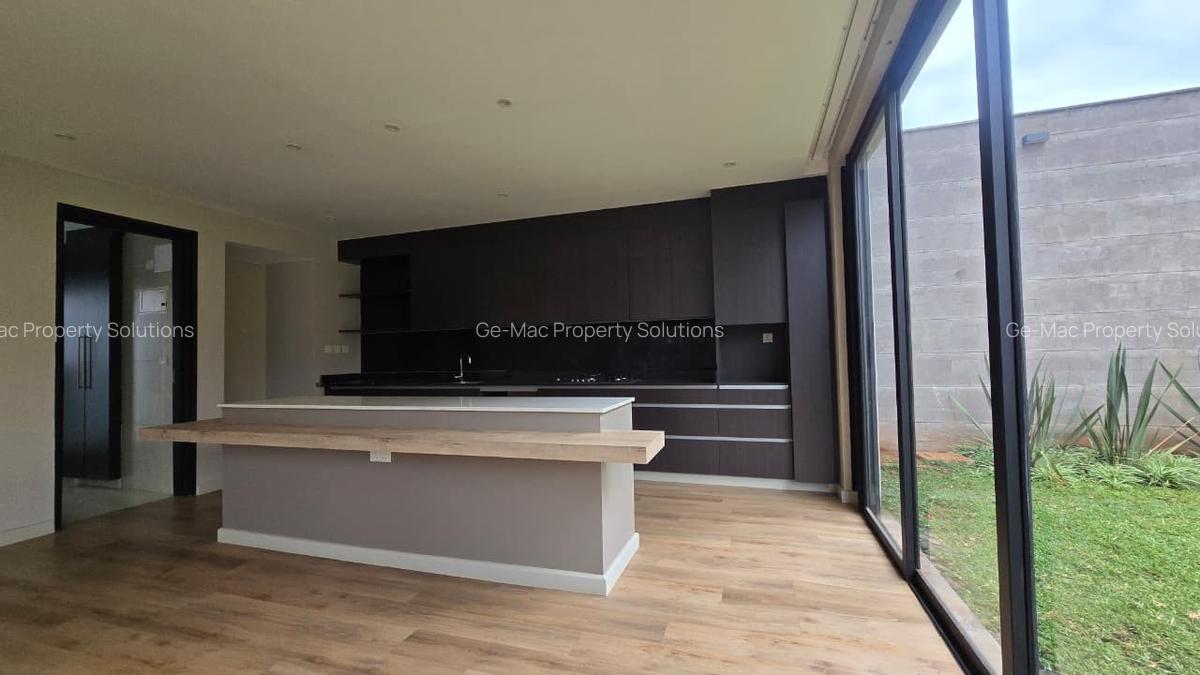 4 Bed House with En Suite in Runda - 3