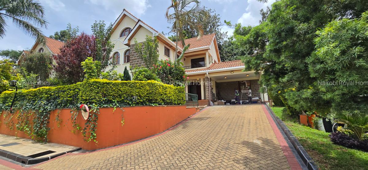 4 Bed Townhouse with En Suite at Lavington Green - 2