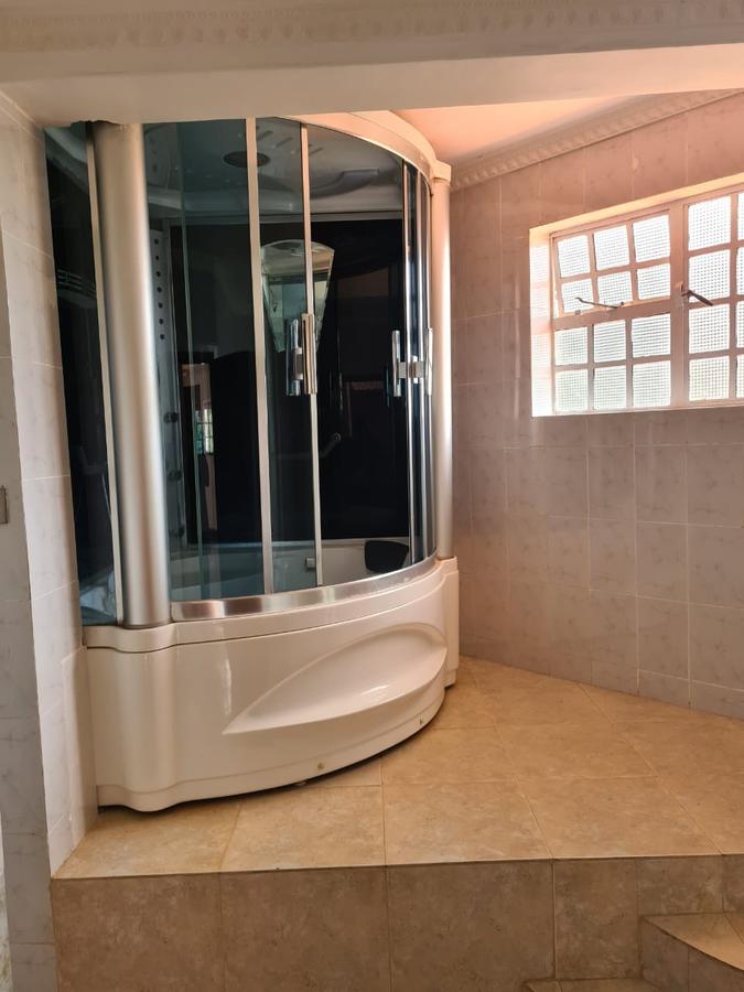 5 Bed Townhouse with En Suite in Runda - 3