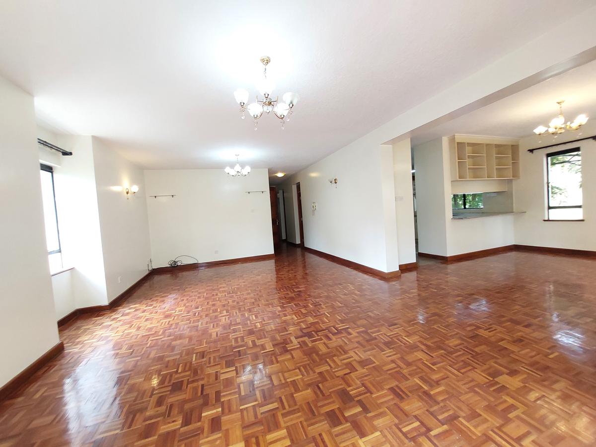 3 Bed Apartment with En Suite at Lavington - 18