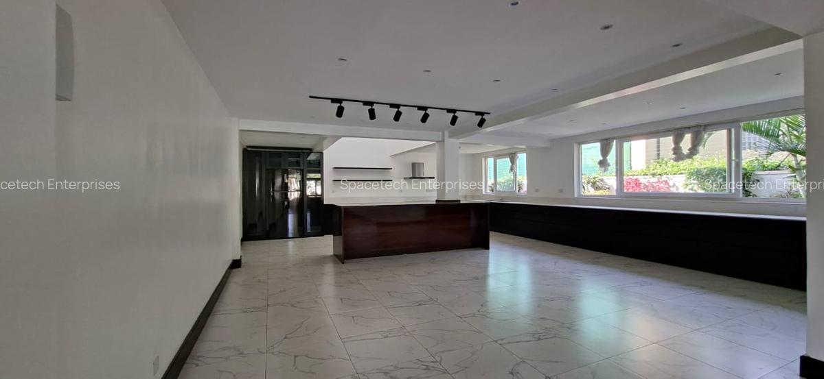 5 Bed House with En Suite in Runda - 8