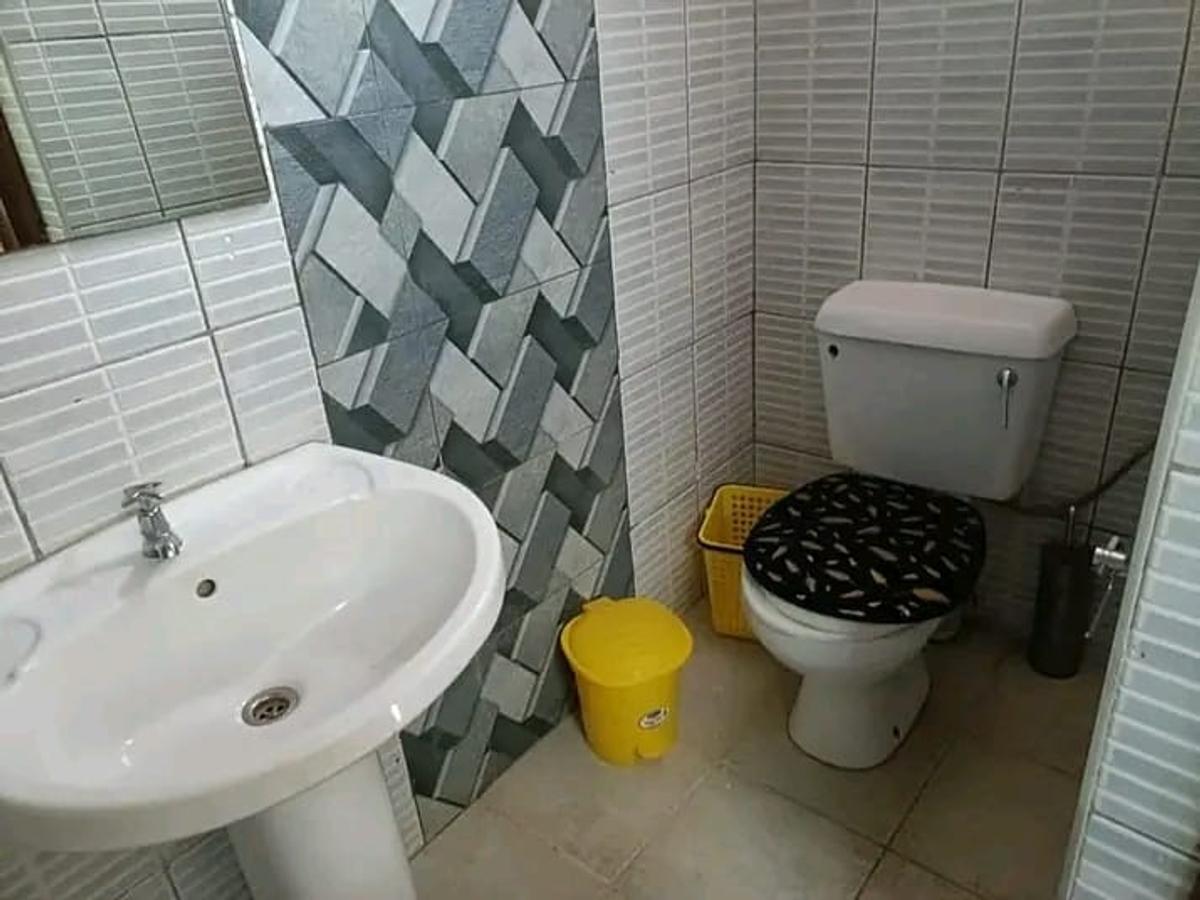 Serviced 2 Bed Apartment with En Suite in Runda - 9