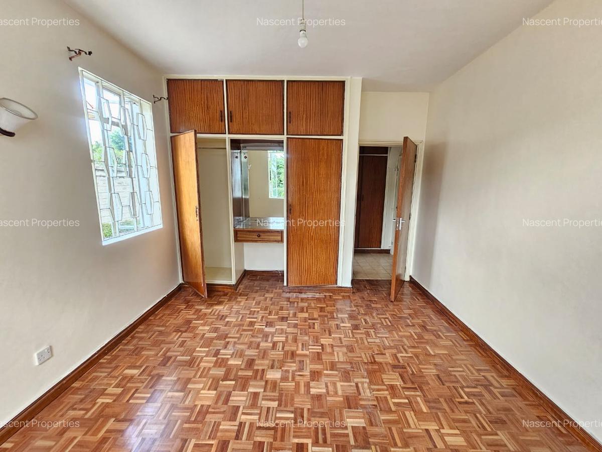 4 Bed House with En Suite in Runda - 10