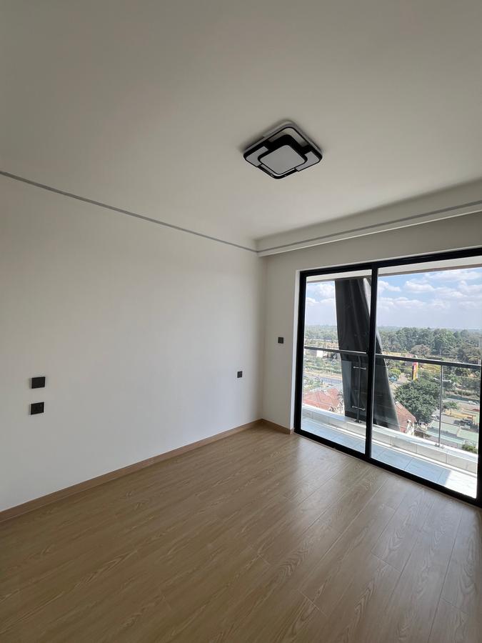 2 Bed Apartment with En Suite in Lavington - 6
