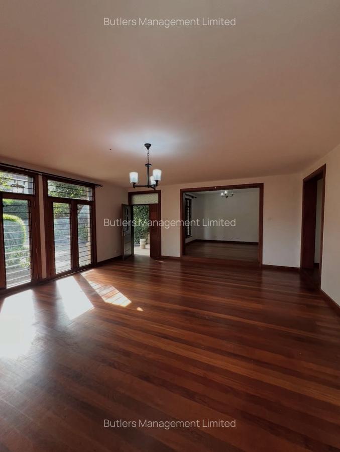 5 Bed Townhouse with En Suite in Lavington - 2