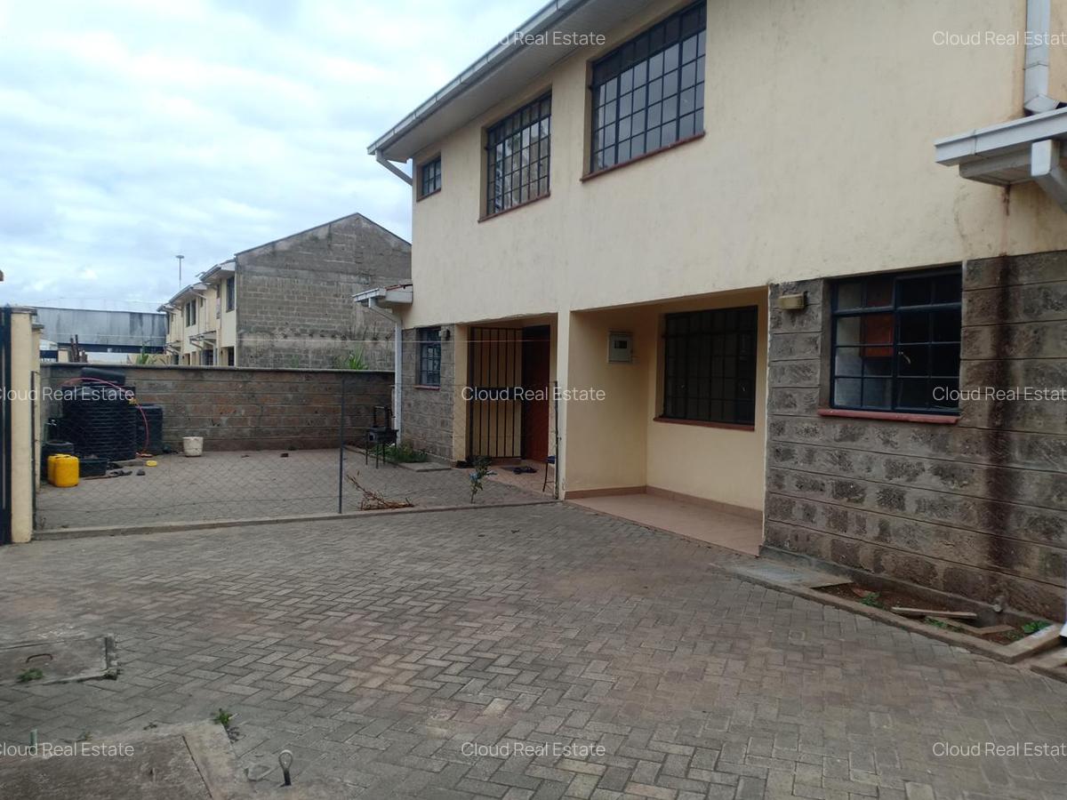 4 Bed House with Staff Quarters in Embakasi - 18