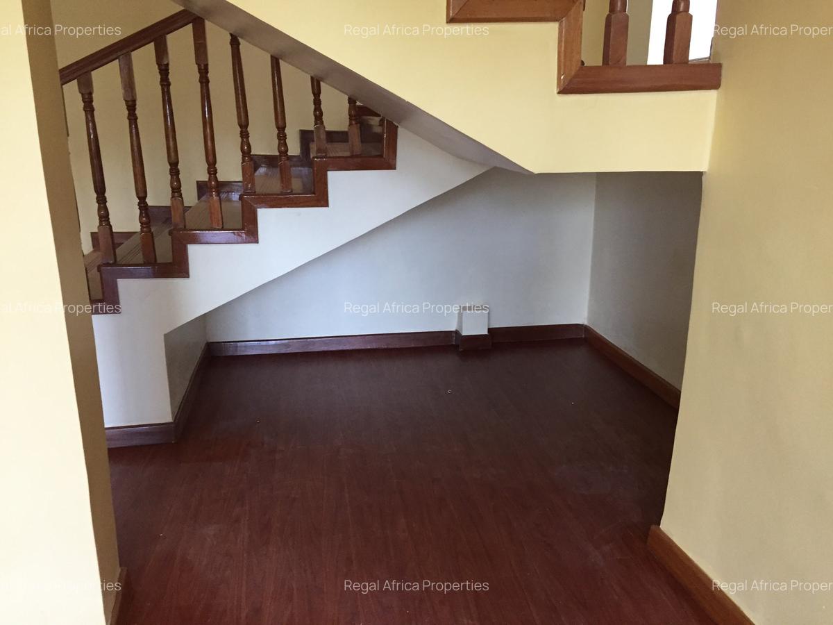 7 Bed House with En Suite in Redhill - 16