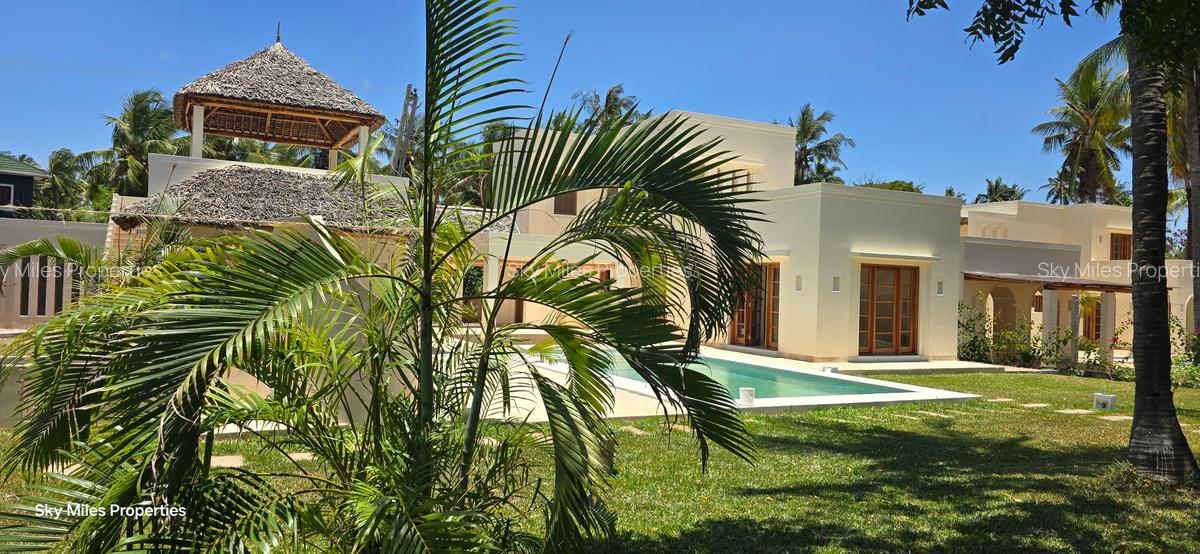 3 Bed Villa with En Suite at Watamu - 8