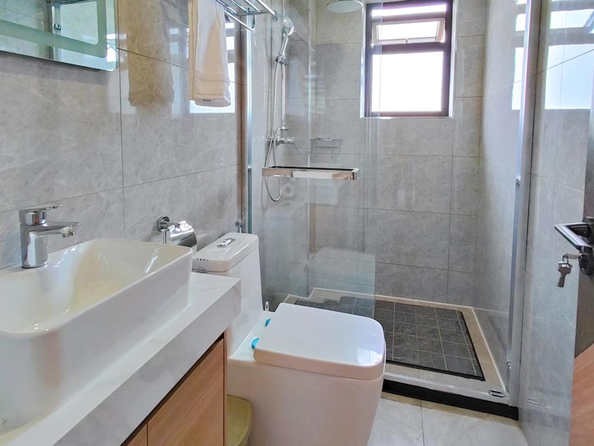 2 Bed Apartment with Swimming Pool in Riverside - 3