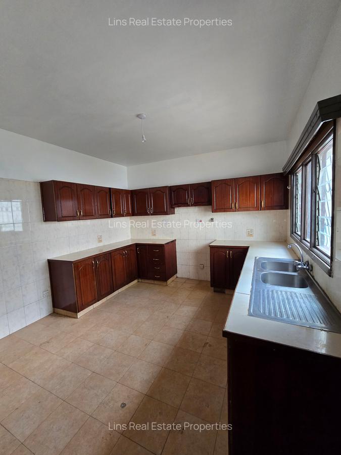 4 Bed Townhouse with En Suite in Lavington - 8