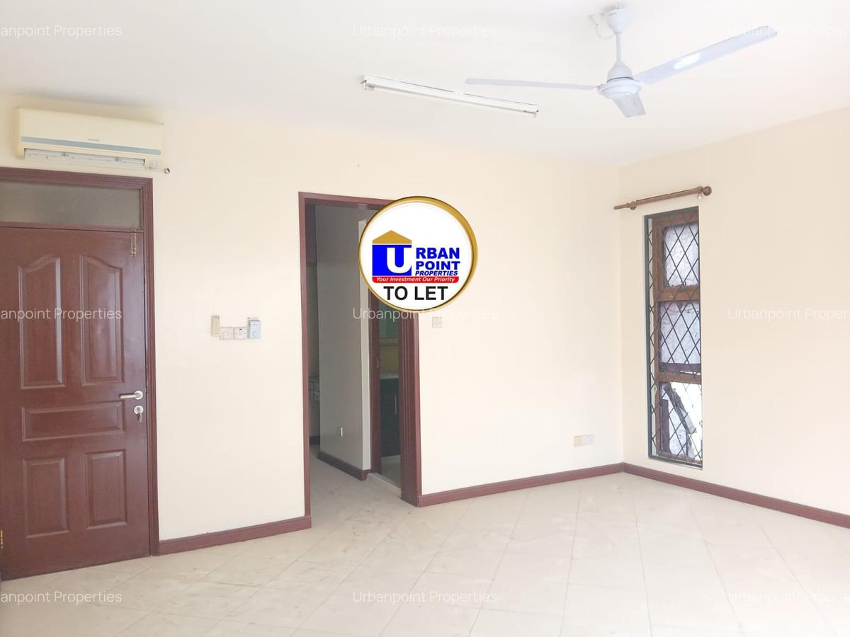3 Bed Apartment with En Suite in Nyali Area - 15