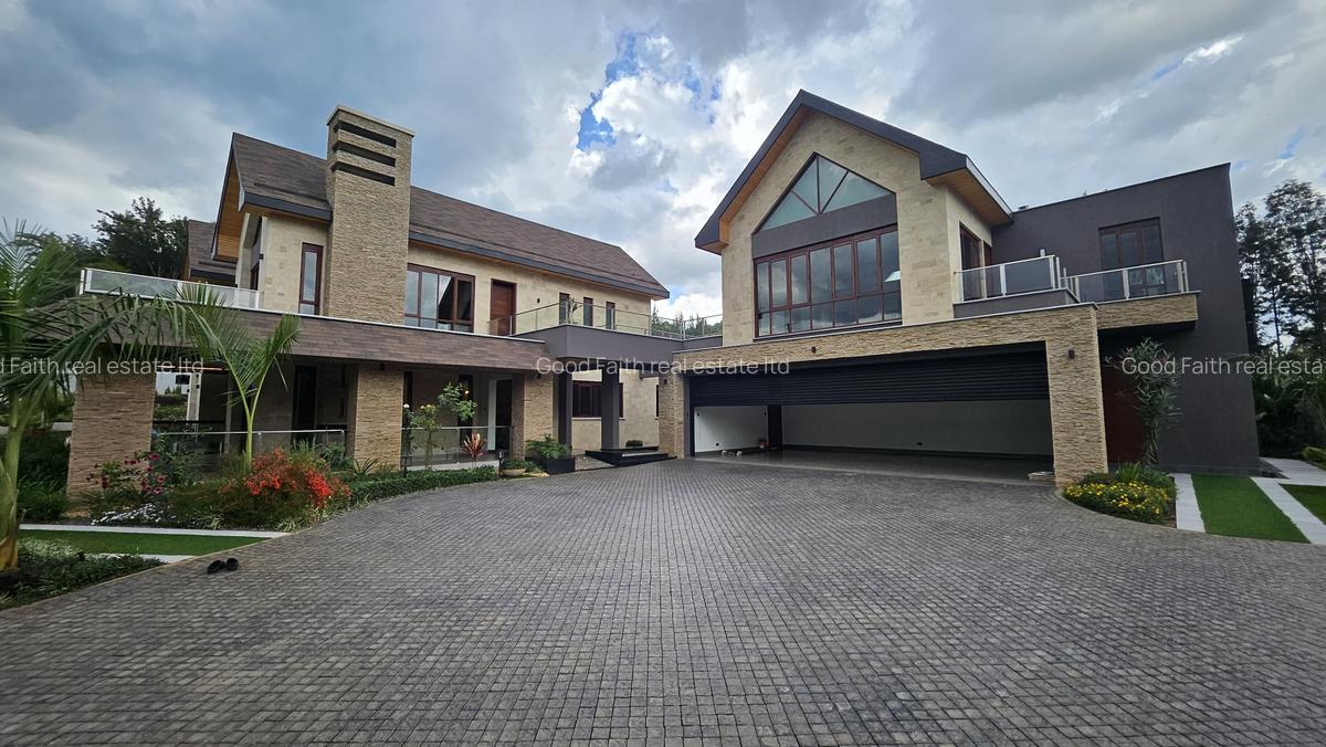 5 Bed House with En Suite in Runda - 1