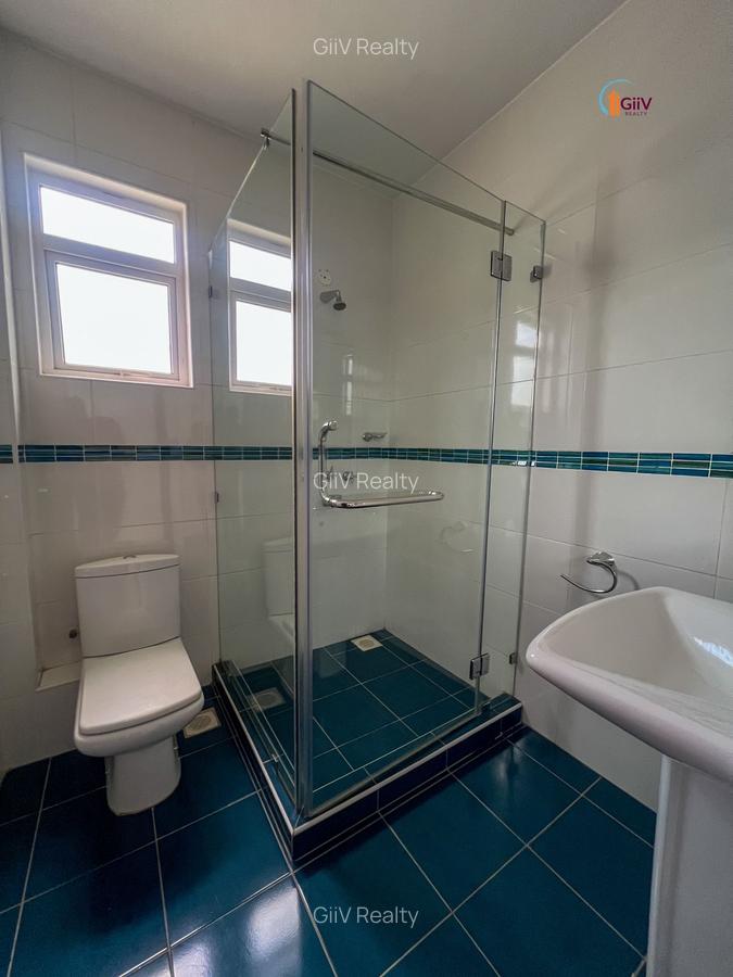 3 Bed Villa with En Suite in Westlands Area - 13