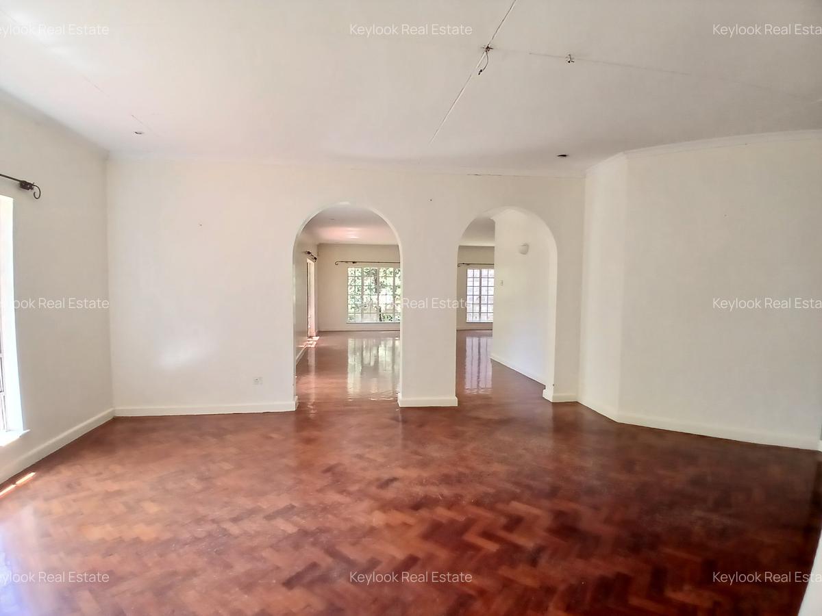 4 Bed House with En Suite at Lavington Green - 11