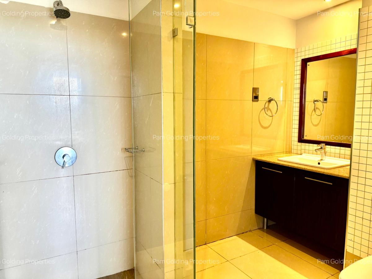 3 Bed Apartment with En Suite in Rhapta Road - 16