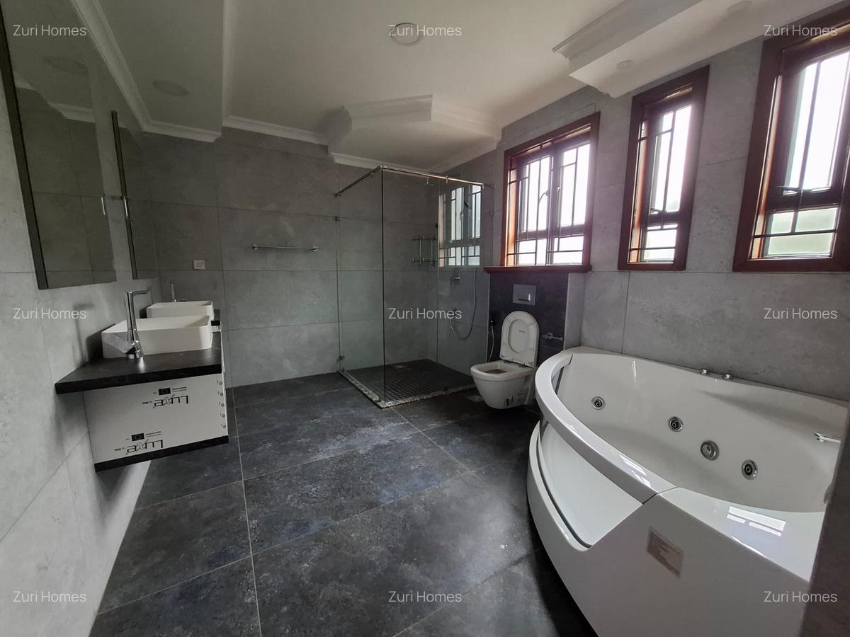 6 Bed Townhouse with En Suite in Lavington - 15