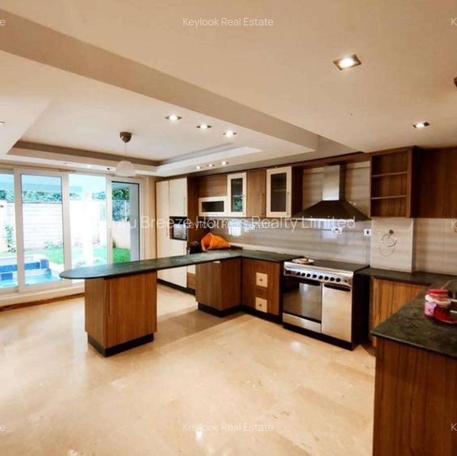5 Bed Townhouse with En Suite at Lavington Green - 9