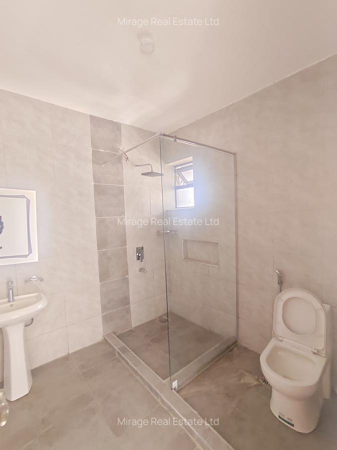 4 Bed Apartment with Borehole in Parklands - 11